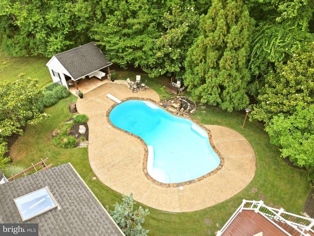 5 NATHANIEL CT, Glen Mills, PA 19342