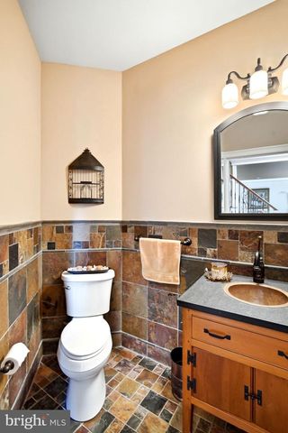 5 NATHANIEL CT, Glen Mills, PA 19342