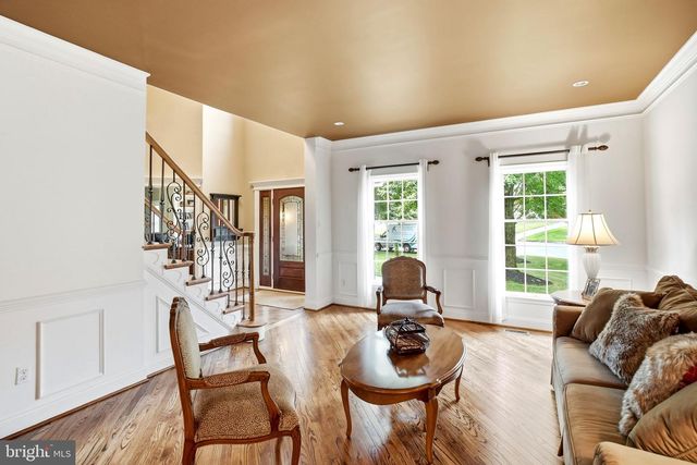 5 NATHANIEL CT, Glen Mills, PA 19342