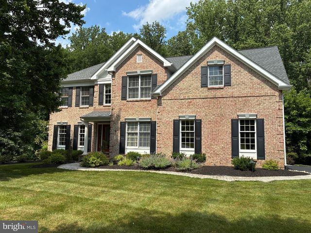 5 NATHANIEL CT, Glen Mills, PA 19342