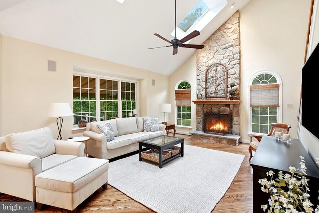 5 NATHANIEL CT, Glen Mills, PA 19342