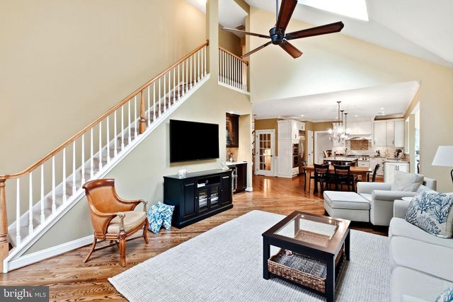 5 NATHANIEL CT, Glen Mills, PA 19342
