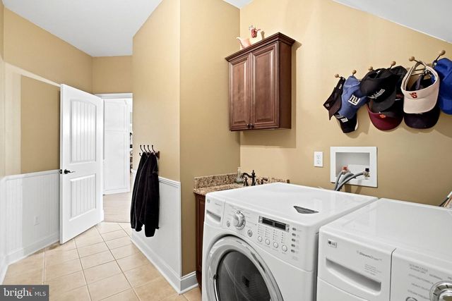 5 NATHANIEL CT, Glen Mills, PA 19342