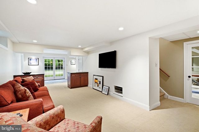 5 NATHANIEL CT, Glen Mills, PA 19342