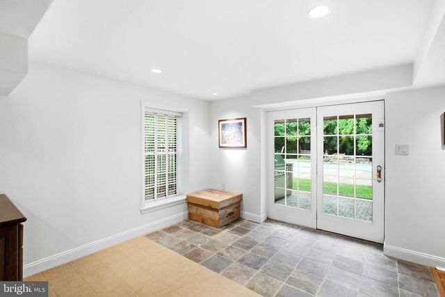 5 NATHANIEL CT, Glen Mills, PA 19342