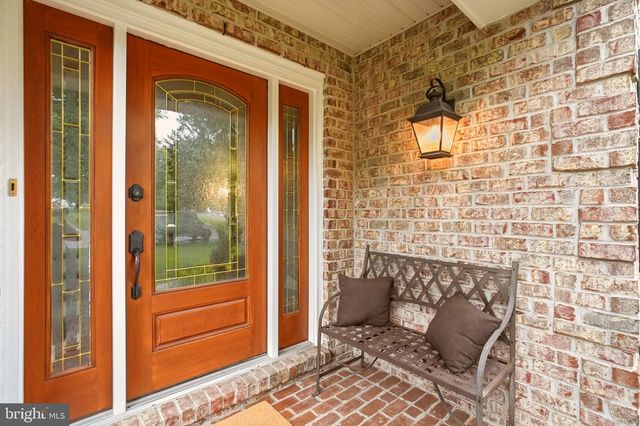 5 NATHANIEL CT, Glen Mills, PA 19342