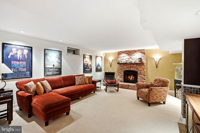 5 NATHANIEL CT, Glen Mills, PA 19342