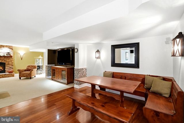 5 NATHANIEL CT, Glen Mills, PA 19342