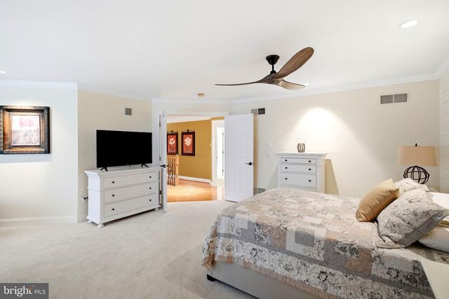 5 NATHANIEL CT, Glen Mills, PA 19342