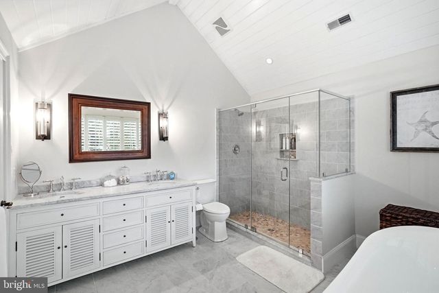 5 NATHANIEL CT, Glen Mills, PA 19342
