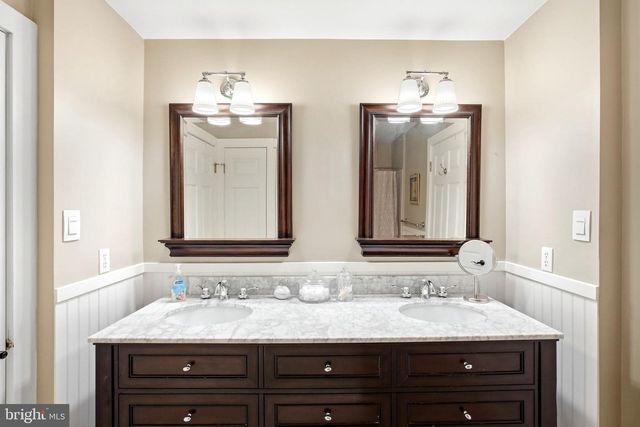 5 NATHANIEL CT, Glen Mills, PA 19342