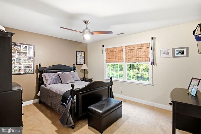 5 NATHANIEL CT, Glen Mills, PA 19342