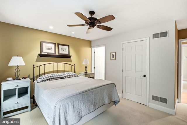 5 NATHANIEL CT, Glen Mills, PA 19342