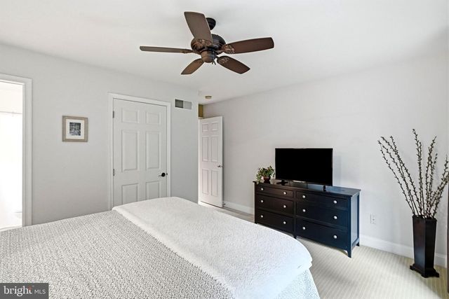 5 NATHANIEL CT, Glen Mills, PA 19342