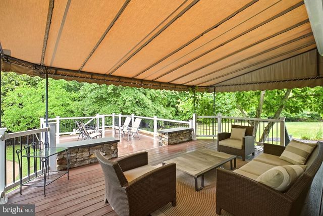 5 NATHANIEL CT, Glen Mills, PA 19342
