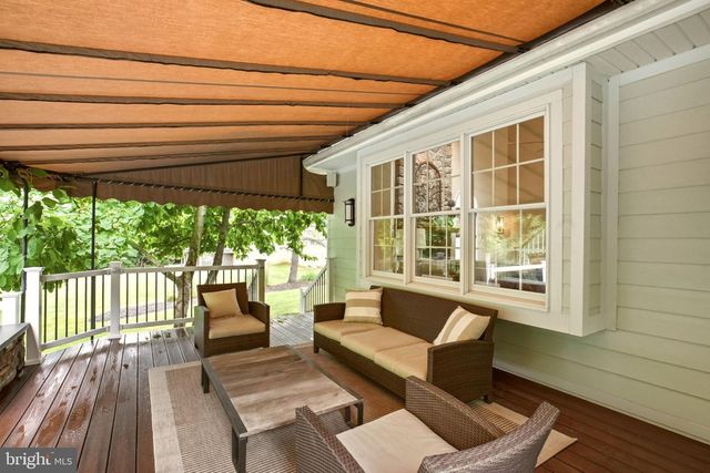 5 NATHANIEL CT, Glen Mills, PA 19342