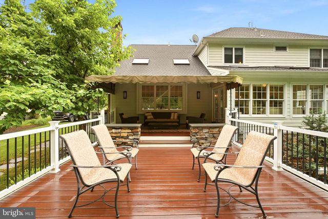5 NATHANIEL CT, Glen Mills, PA 19342