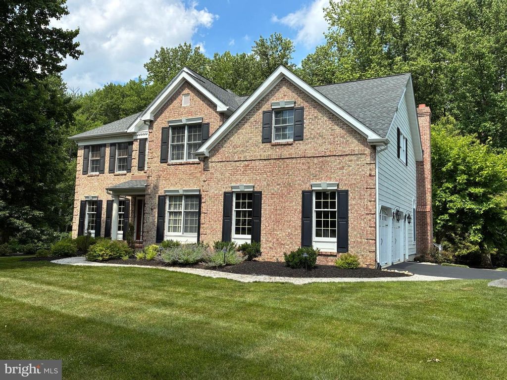 5 NATHANIEL CT, Glen Mills, PA 19342