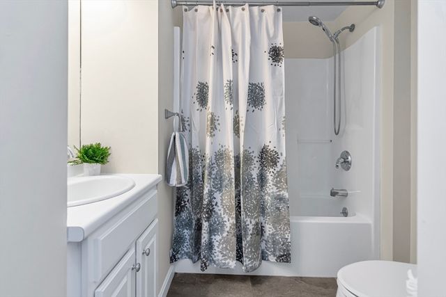 23-33 Middle Street 21, Lowell, MA 01852