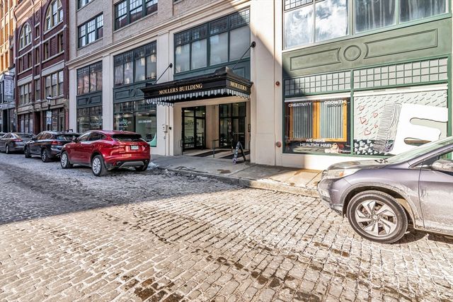 23-33 Middle Street 21, Lowell, MA 01852