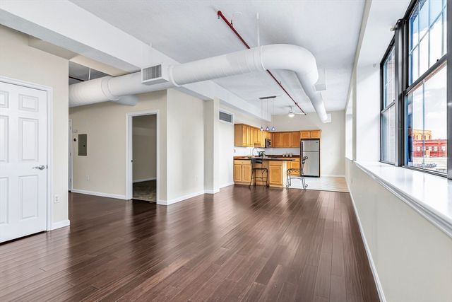 23-33 Middle Street 21, Lowell, MA 01852