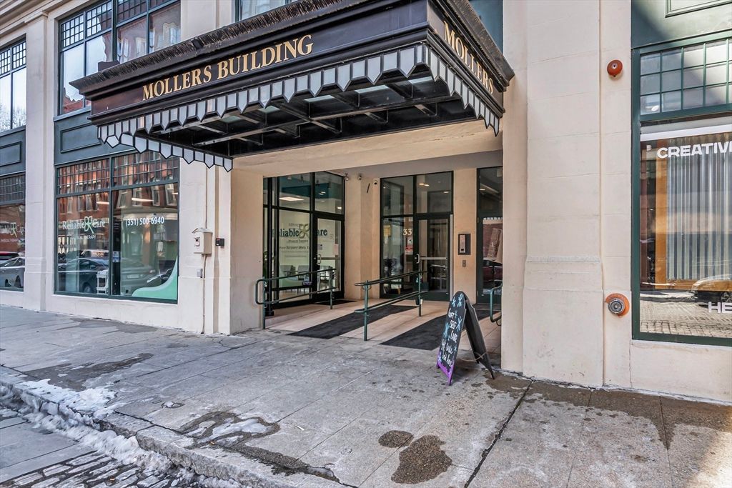 23-33 Middle Street 21, Lowell, MA 01852