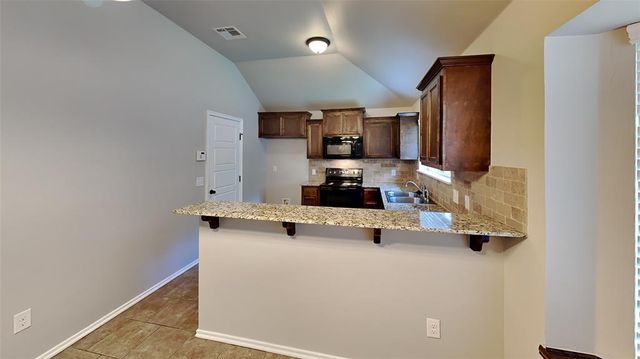 1300 Selborne Place, Yukon, OK 73099