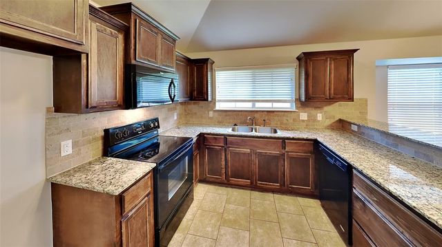 1300 Selborne Place, Yukon, OK 73099