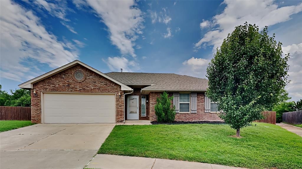 1300 Selborne Place, Yukon, OK 73099