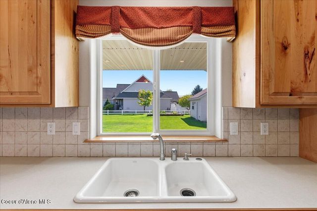 2924 N DISTANT STAR RD, Post Falls, ID 83854