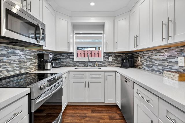 3851 NW 78th Ln, Coral Springs, FL 33065