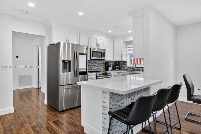 3851 NW 78th Ln, Coral Springs, FL 33065