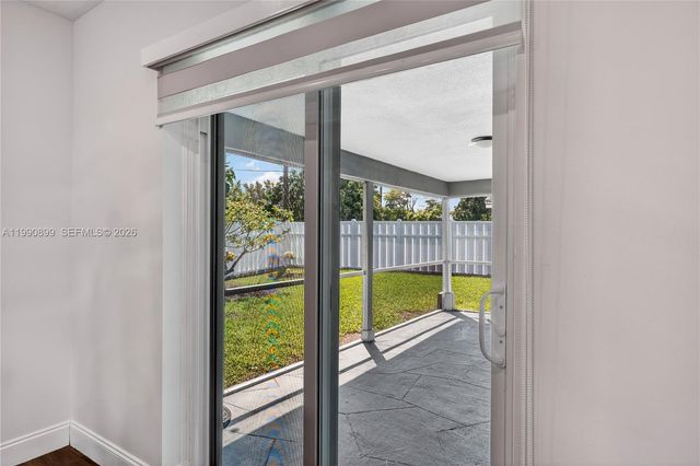 3851 NW 78th Ln, Coral Springs, FL 33065