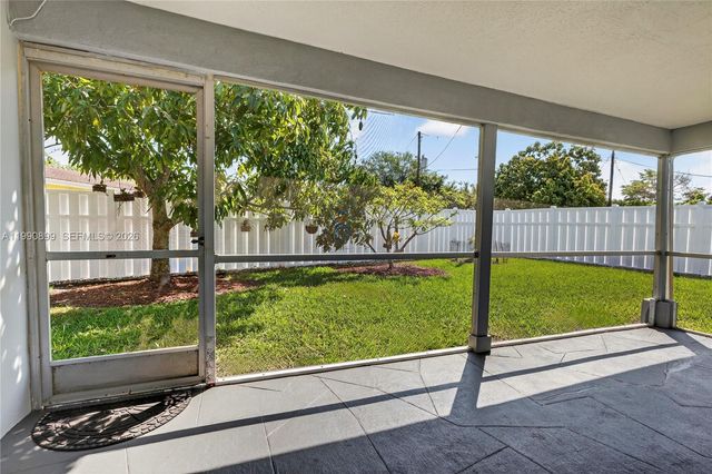 3851 NW 78th Ln, Coral Springs, FL 33065