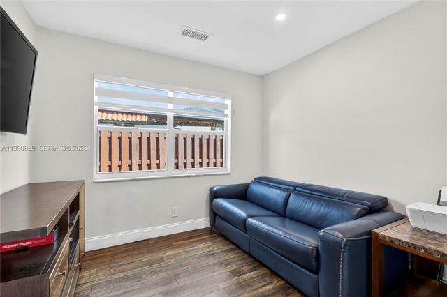 3851 NW 78th Ln, Coral Springs, FL 33065