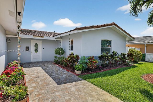 3851 NW 78th Ln, Coral Springs, FL 33065