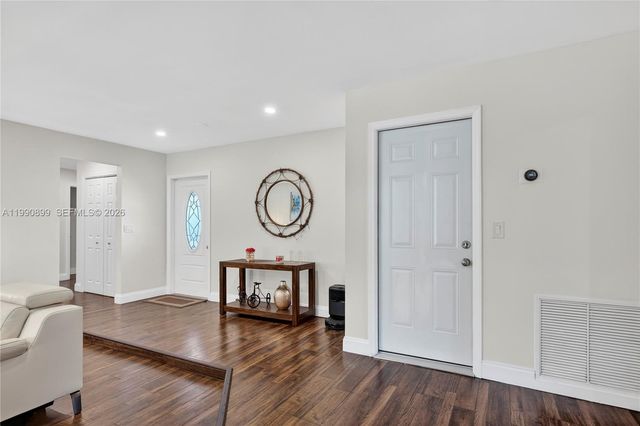 3851 NW 78th Ln, Coral Springs, FL 33065