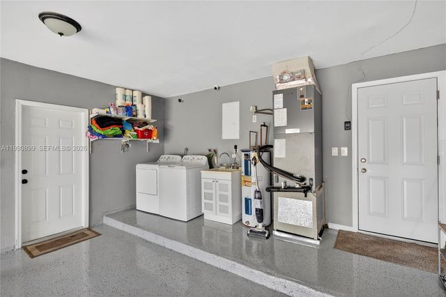 3851 NW 78th Ln, Coral Springs, FL 33065