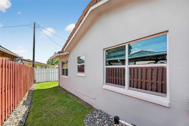 3851 NW 78th Ln, Coral Springs, FL 33065