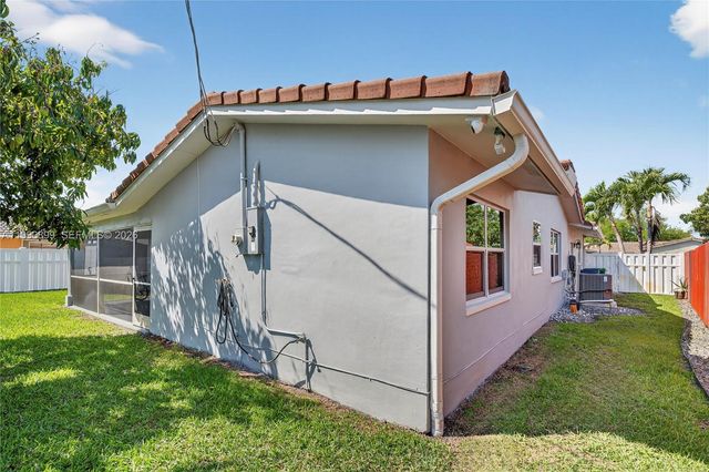 3851 NW 78th Ln, Coral Springs, FL 33065