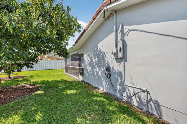3851 NW 78th Ln, Coral Springs, FL 33065