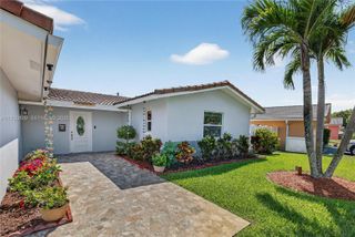 3851 NW 78th Ln, Coral Springs, FL 33065