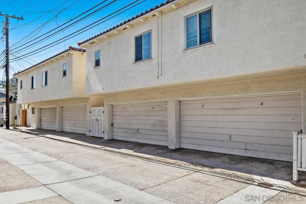 Image 15 of property listing at 4766 Niagara Ave, San Diego, CA 92107