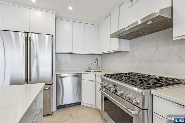 1 Horizon Road 1404, Fort Lee, NJ 07024