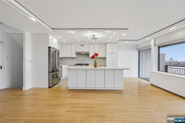 1 Horizon Road 1404, Fort Lee, NJ 07024