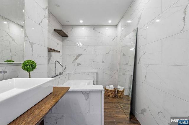 1 Horizon Road 1404, Fort Lee, NJ 07024