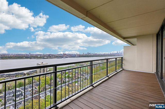1 Horizon Road 1404, Fort Lee, NJ 07024