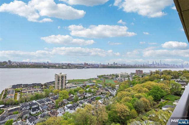 1 Horizon Road 1404, Fort Lee, NJ 07024