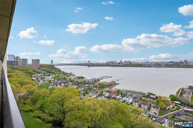 1 Horizon Road 1404, Fort Lee, NJ 07024