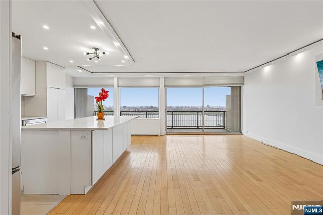 1 Horizon Road 1404, Fort Lee, NJ 07024